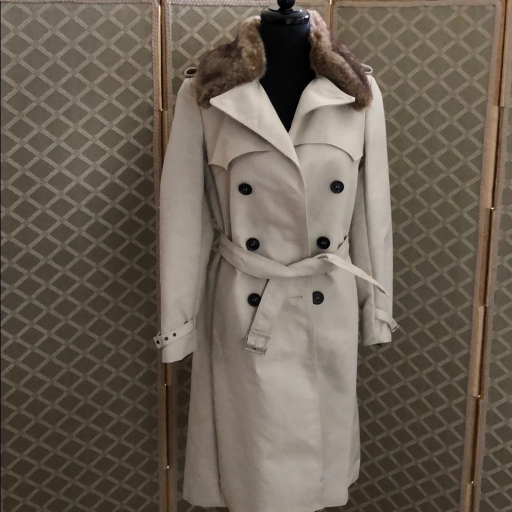 M Penelope & Monica Cruz trench coat w/ fur collar